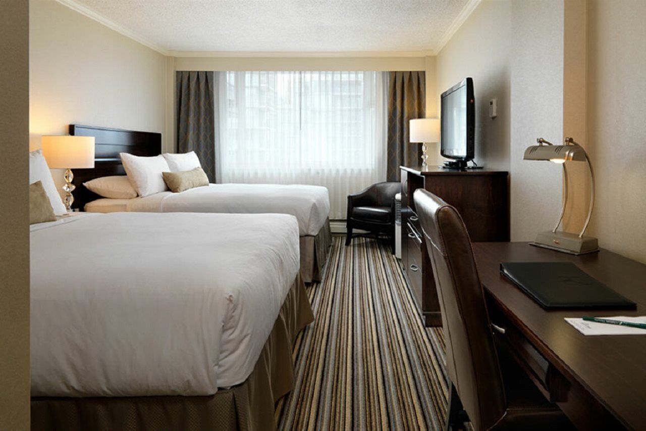 Chateau Victoria Hotel & Suites Exterior photo